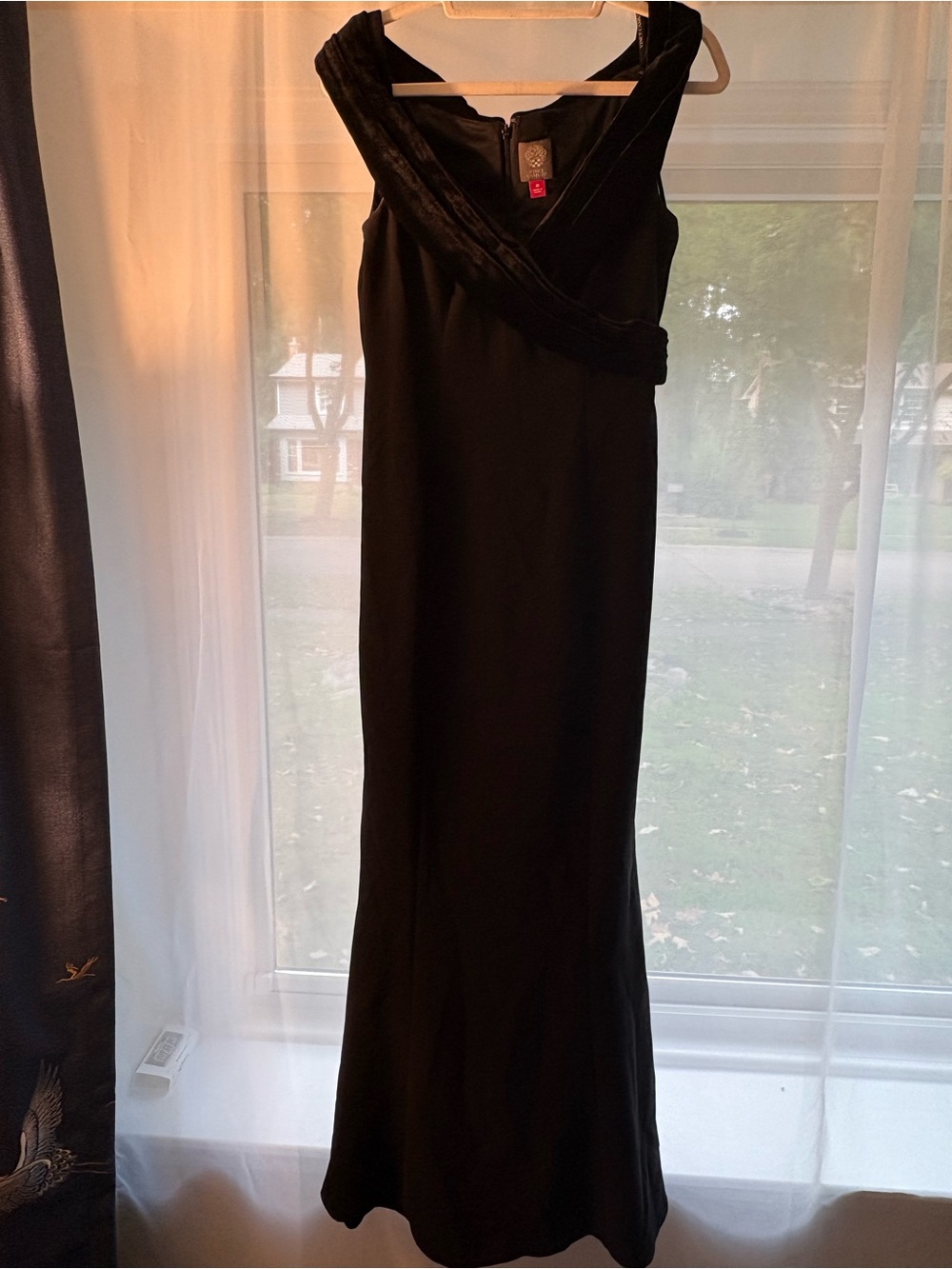 Elegant Black Evening Gown with Velvet Trim